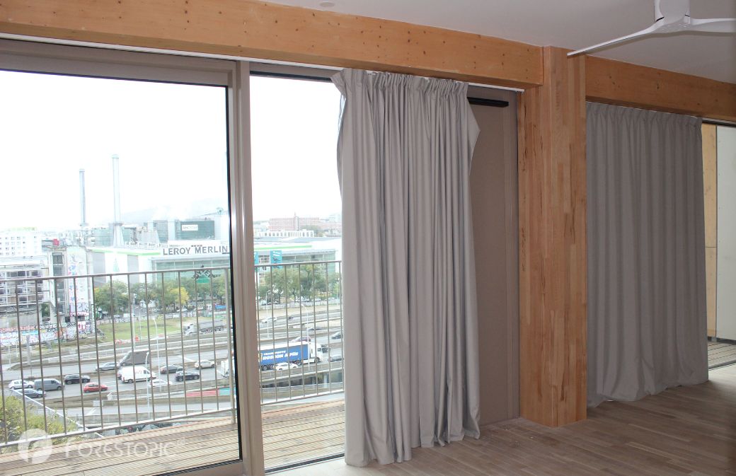 Un appartement de Wood Up. Au plafond, un brasseur d’air (crédit photo: CC/Forestopic)