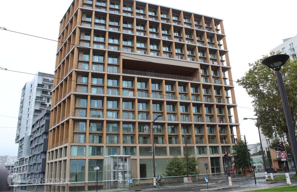 Façade de l’immeuble Wood Up à Paris (crédit photo: CC/Forestopic)