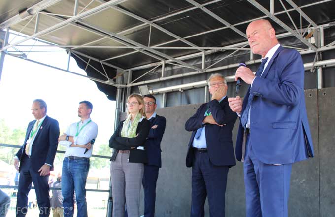 À Forexpo 2021, Vincent Dorlanne et Éric Dumontet, président et secrétaire général du SSSO, Cécile Bigot-Dekeyzer, préfète des Landes, Frédéric Pomarez, maire de Mimizan, Xavier Fortinon, président du département des Landes, Alain Rousset, président de la région Nouvelle-Aquitaine (crédit photo: CC/Forestopic)