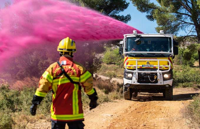 En 2070, les trois quarts de la France métropolitaine seraient soumis au risque de feu de forêt (crédit photo: Bastien Guerche/Sécurité civile)