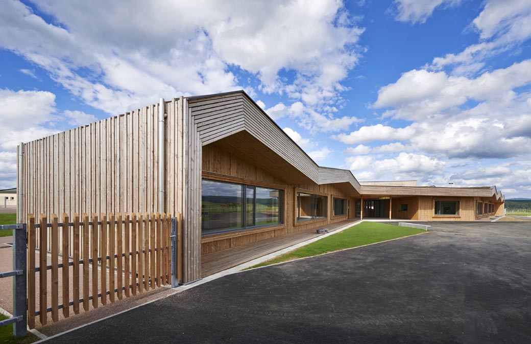 Groupe scolaire d'Hadol (photo Christian Creutz)